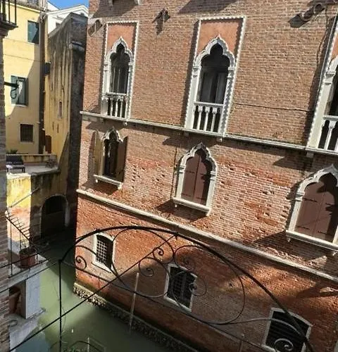 Ca' San Zaccaria 3* ונציה